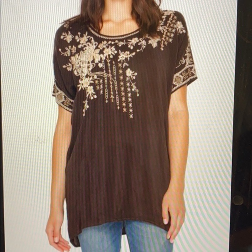 Johnny Was Oasis Black and Cream Embroidered Top